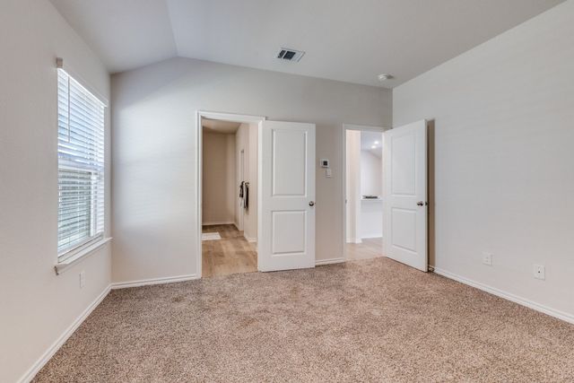 1221 Nursery Drive, Forney, TX 75126