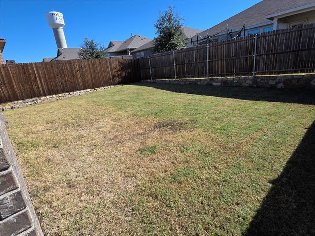 1221 Nursery Drive, Forney, TX 75126