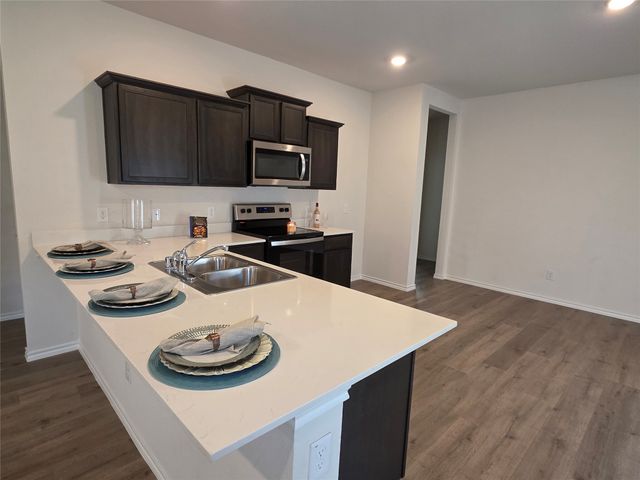 1221 Nursery Drive, Forney, TX 75126