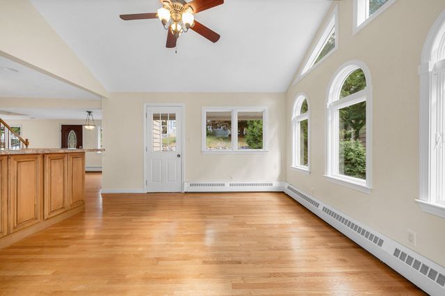 35 Fox Hill Road, Billerica, MA 01821