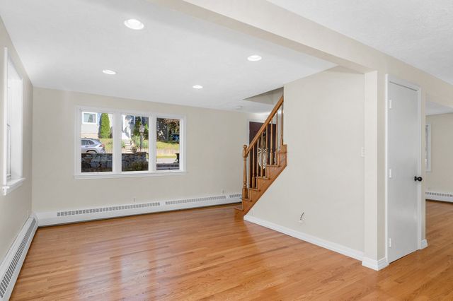 35 Fox Hill Road, Billerica, MA 01821