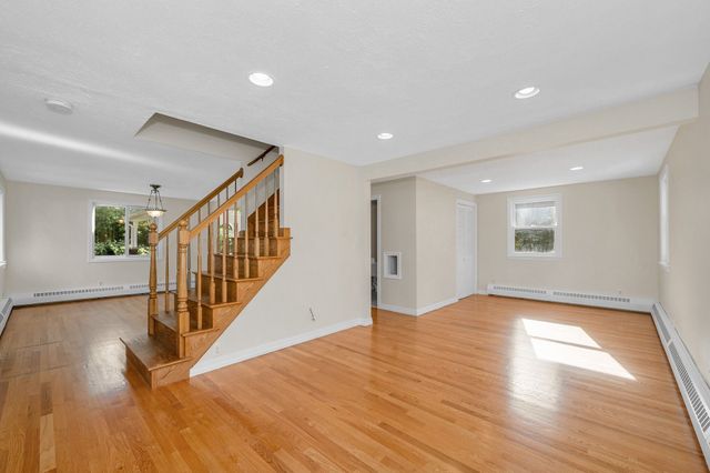 35 Fox Hill Road, Billerica, MA 01821