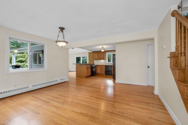 35 Fox Hill Road, Billerica, MA 01821