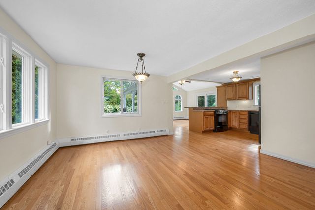 35 Fox Hill Road, Billerica, MA 01821