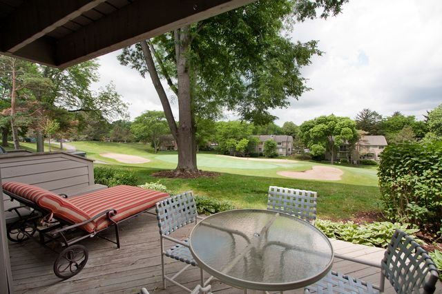 422 Valley View Road 0, Lake Barrington, IL 60010