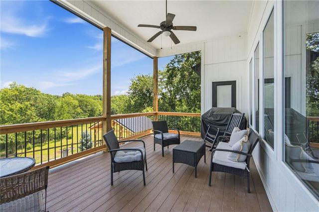 12001 S Eagle Crest Drive, Lee's Summit, MO 64086