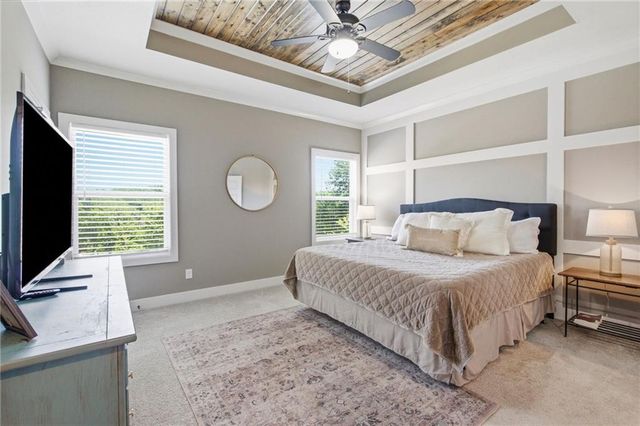 12001 S Eagle Crest Drive, Lee's Summit, MO 64086