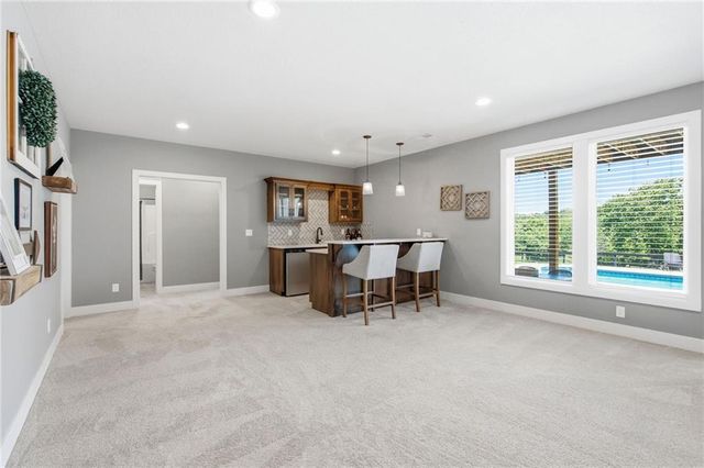 12001 S Eagle Crest Drive, Lee's Summit, MO 64086