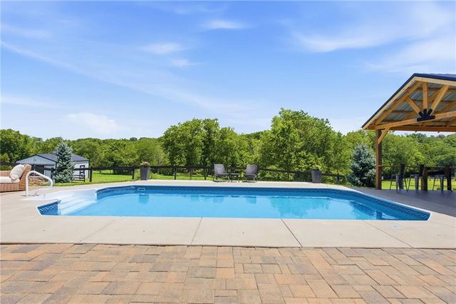 12001 S Eagle Crest Drive, Lee's Summit, MO 64086