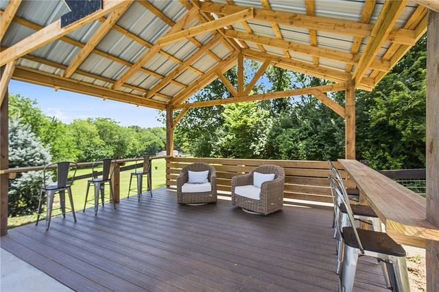 12001 S Eagle Crest Drive, Lee's Summit, MO 64086