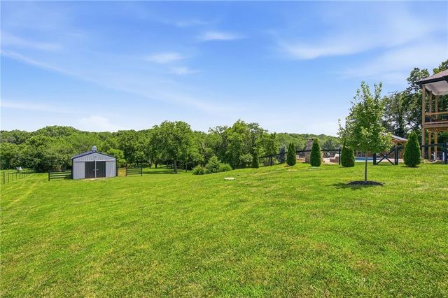 12001 S Eagle Crest Drive, Lee's Summit, MO 64086