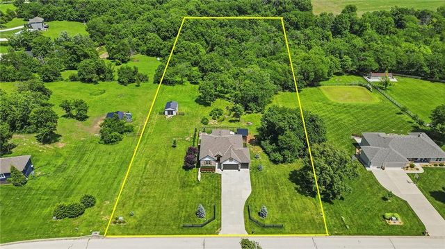 12001 S Eagle Crest Drive, Lee's Summit, MO 64086
