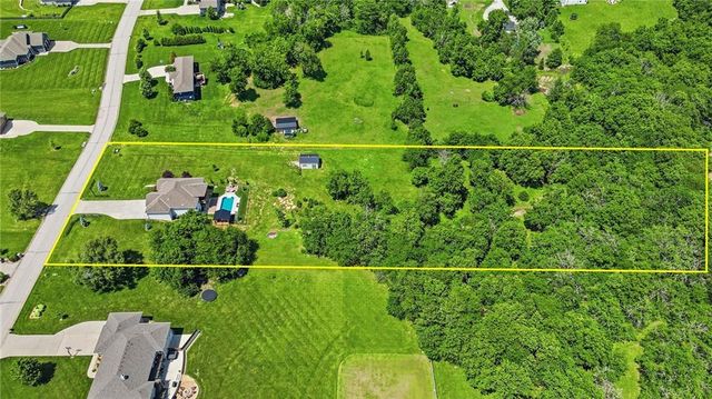 12001 S Eagle Crest Drive, Lee's Summit, MO 64086