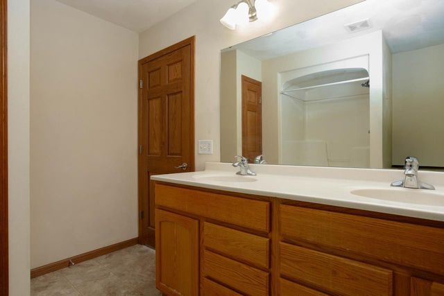 3705 N Harvest View Drive, Janesville, WI 53548