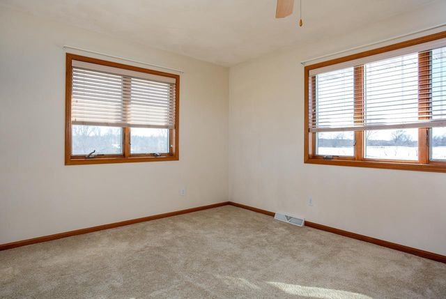 3705 N Harvest View Drive, Janesville, WI 53548