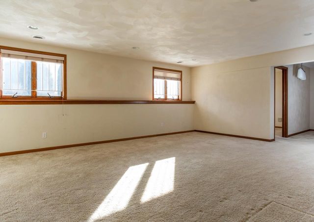 3705 N Harvest View Drive, Janesville, WI 53548