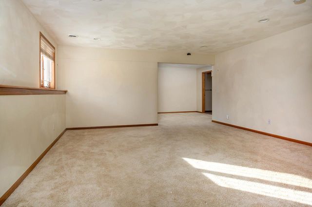 3705 N Harvest View Drive, Janesville, WI 53548