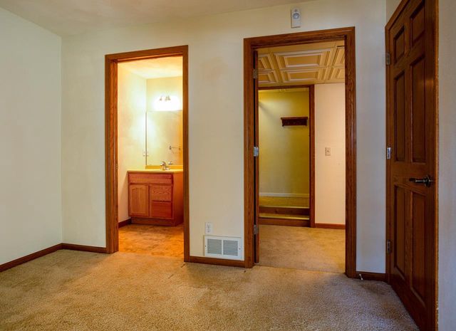 3705 N Harvest View Drive, Janesville, WI 53548