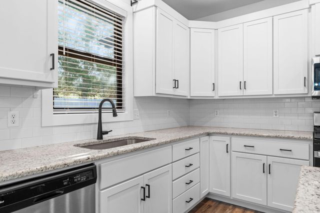 1112 S Brooks Avenue, Ozark, MO 65721