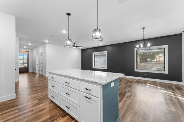 1112 S Brooks Avenue, Ozark, MO 65721