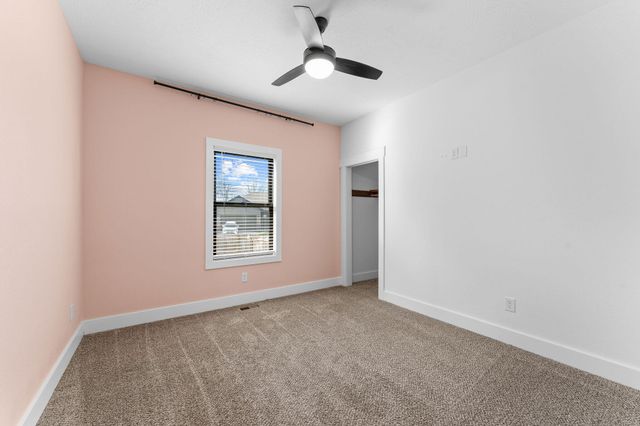 1112 S Brooks Avenue, Ozark, MO 65721