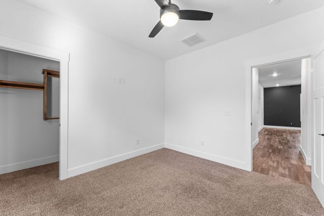 1112 S Brooks Avenue, Ozark, MO 65721