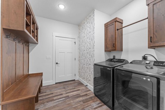 1112 S Brooks Avenue, Ozark, MO 65721