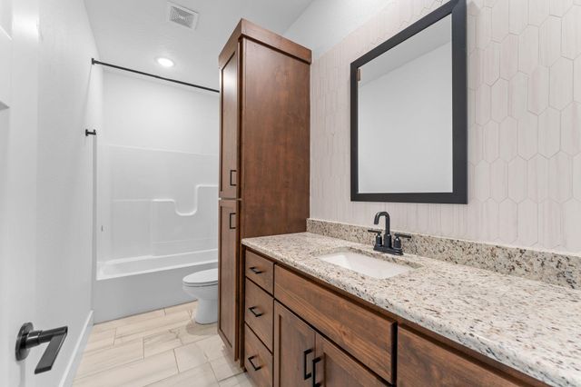 1112 S Brooks Avenue, Ozark, MO 65721