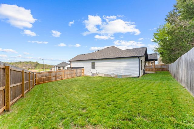 1112 S Brooks Avenue, Ozark, MO 65721