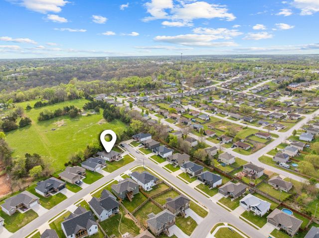 1112 S Brooks Avenue, Ozark, MO 65721