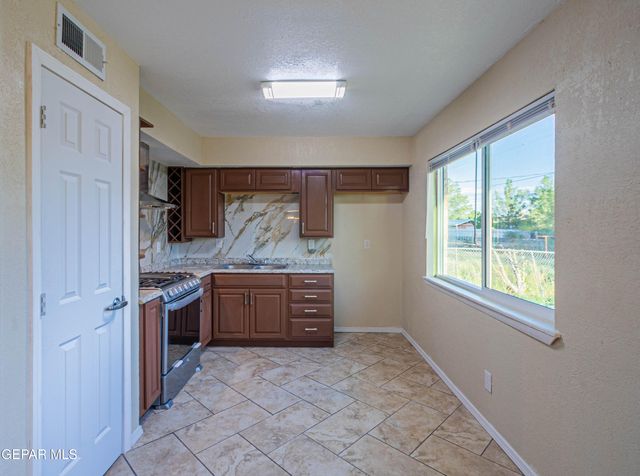 228 Midianite Drive, El Paso, TX 79927