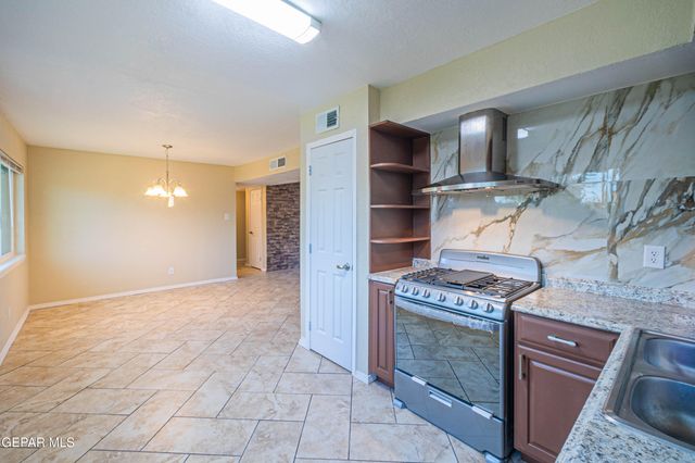 228 Midianite Drive, El Paso, TX 79927