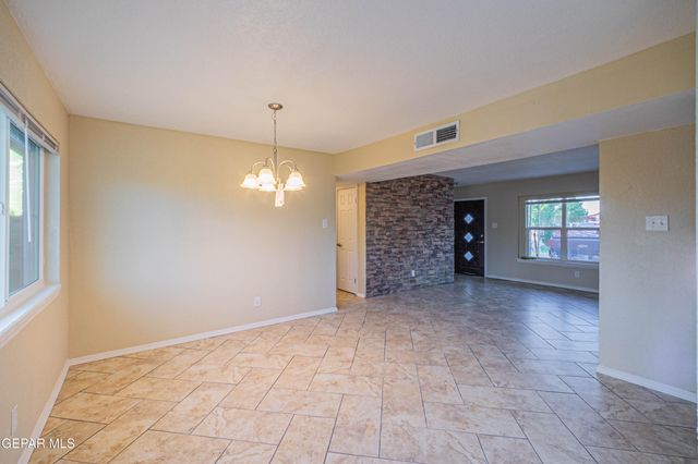 228 Midianite Drive, El Paso, TX 79927