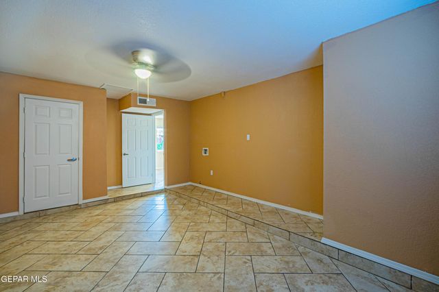 228 Midianite Drive, El Paso, TX 79927