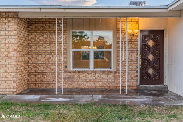 228 Midianite Drive, El Paso, TX 79927