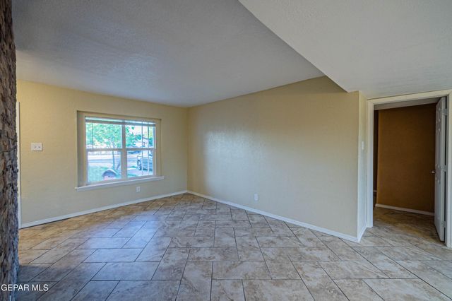 228 Midianite Drive, El Paso, TX 79927