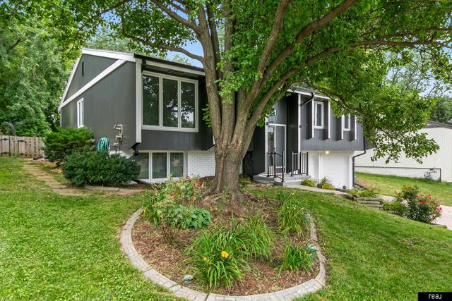14435 Weir Circle, Omaha, NE 68137