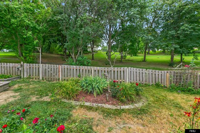 14435 Weir Circle, Omaha, NE 68137