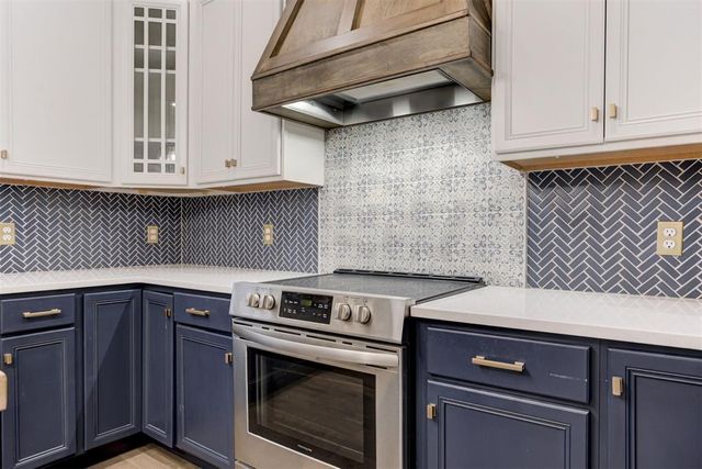 1502 W Cleveland Avenue, Guthrie, OK 73044
