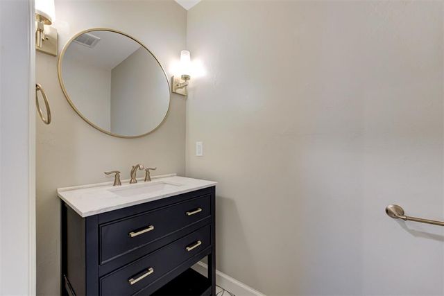 1502 W Cleveland Avenue, Guthrie, OK 73044