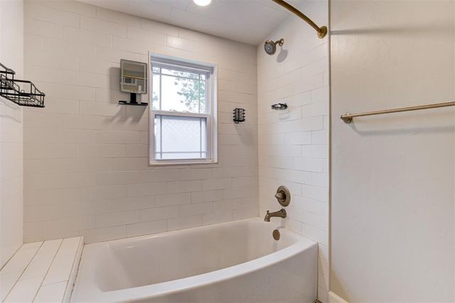 1502 W Cleveland Avenue, Guthrie, OK 73044