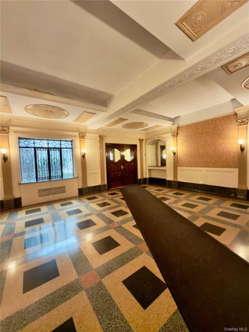 35-40 82 Street 6C, Jackson Heights, NY 11372