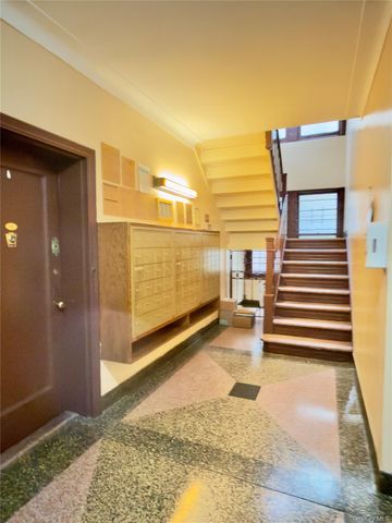 35-40 82 Street 6C, Jackson Heights, NY 11372