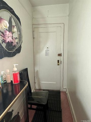 35-40 82 Street 6C, Jackson Heights, NY 11372