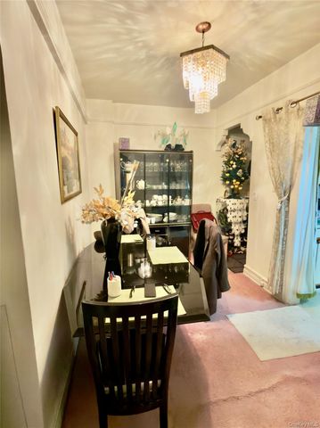 35-40 82 Street 6C, Jackson Heights, NY 11372