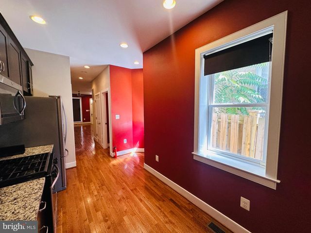 429 E LANVALE ST E, Baltimore, MD 21202