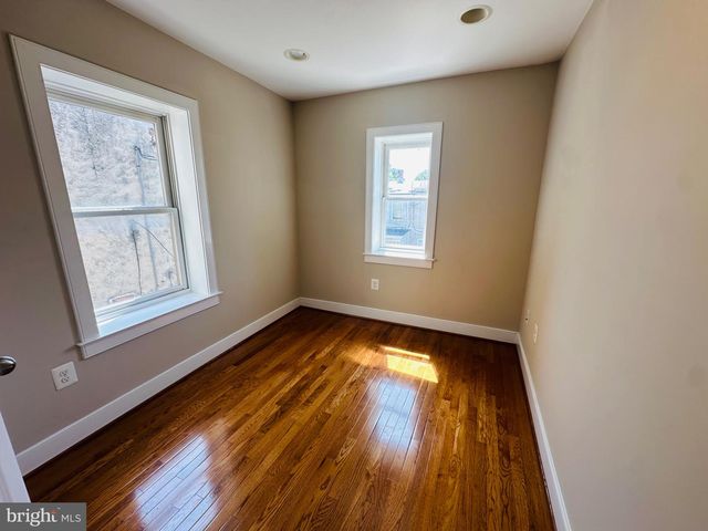 429 E LANVALE ST E, Baltimore, MD 21202