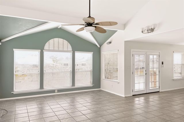 1144 Sailfish Street, Bayou Vista, TX 77563
