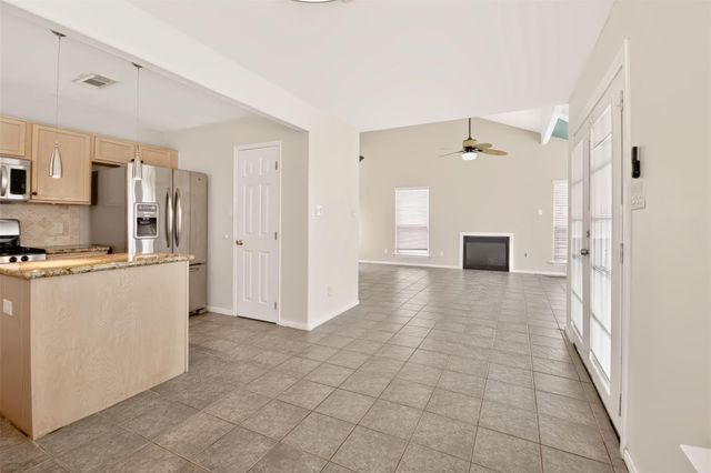 1144 Sailfish Street, Bayou Vista, TX 77563