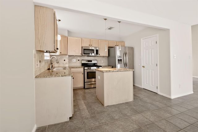 1144 Sailfish Street, Bayou Vista, TX 77563